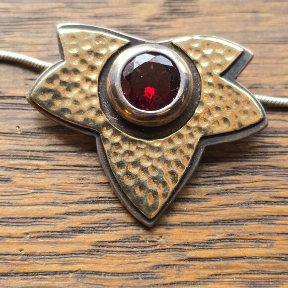 Vintage Art & Crafts style necklace, sterling silver, gold plating, inset garnet - Picture 4 of 8